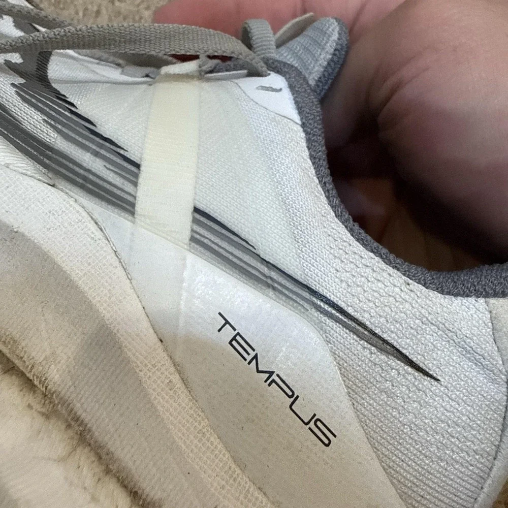 Saucony tempus shoes